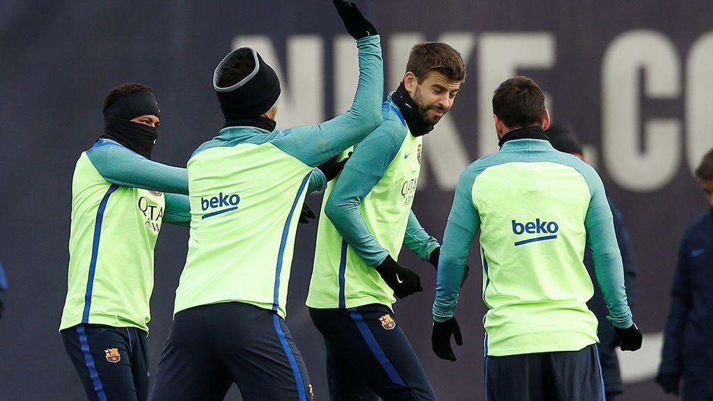 El vestuario del Barça aplaudió a Piqué por su 'rajada' contra el Madrid