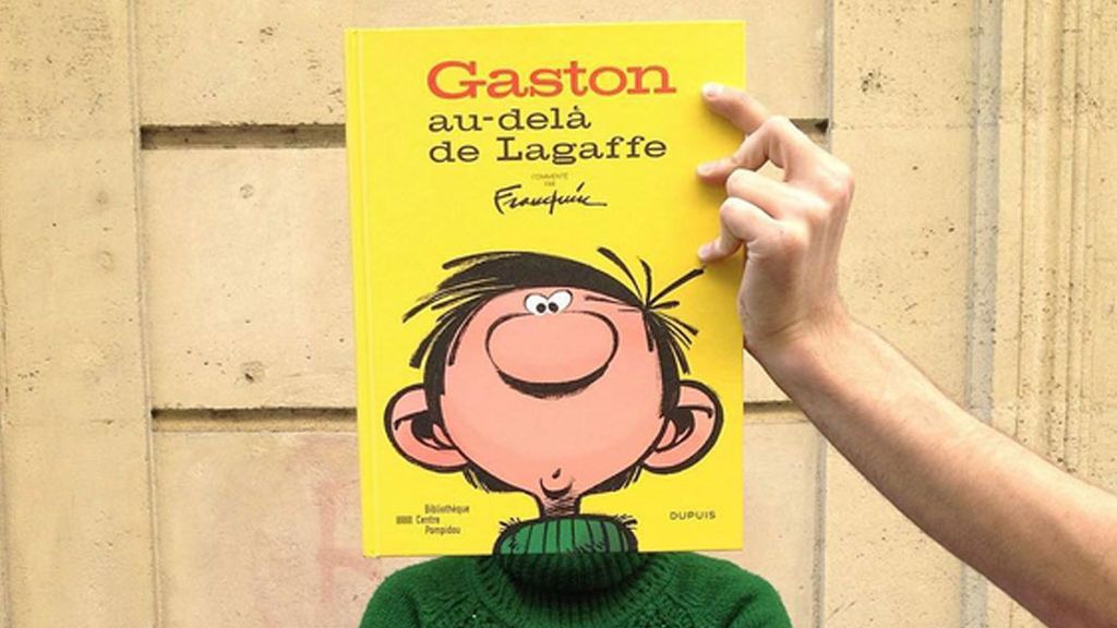 Clientes y portadas: original ‘bookface’ de una librería francesa