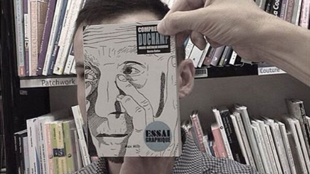 Clientes y portadas: original ‘bookface’ de una librería francesa