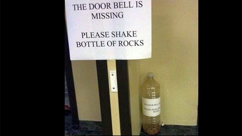 Diez mensajes para el repartidor con los que te partirás de risa