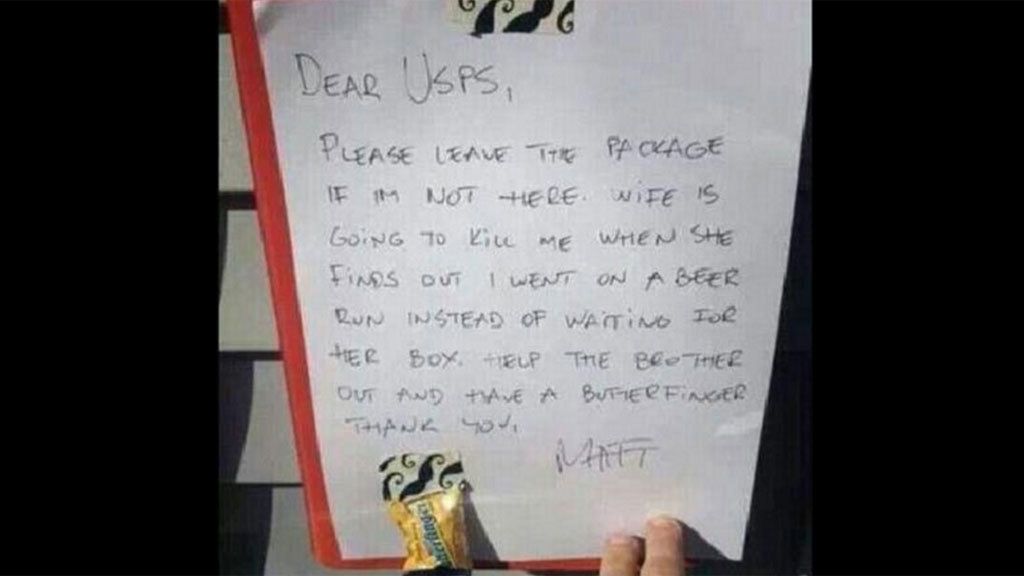 Diez mensajes para el repartidor con los que te partirás de risa