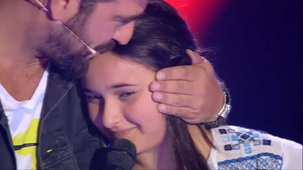 ¡Emoción pura! Rocío rompe a llorar al ver que Orozco se gira y cantan juntos