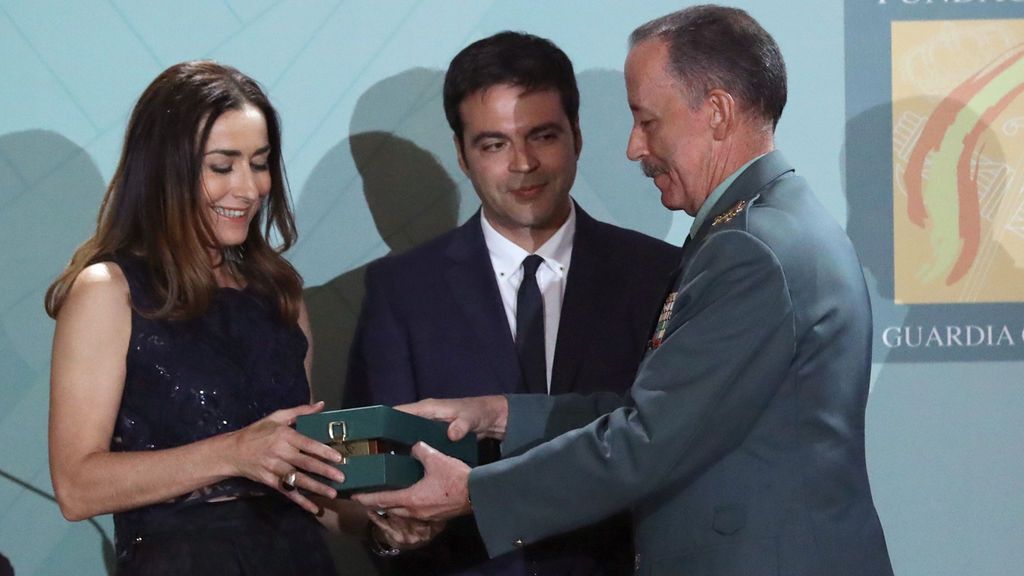 Malena Guerra y Ángel Moya, premiados por la Guardia Civil por su blog 'Luz de Luna'