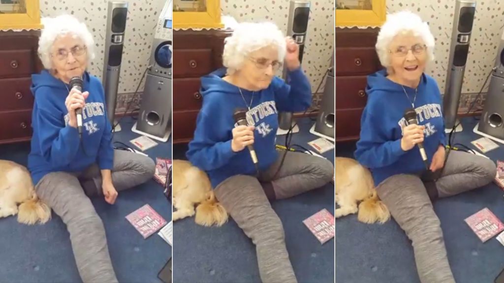 Famosa a los 78 años por enamorar a los internautas cantando en Facebook