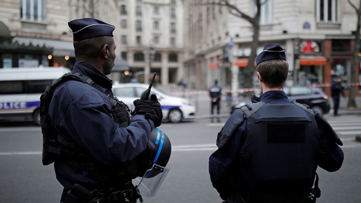 Muere apuñalada una turista estadounidense a las afueras de París