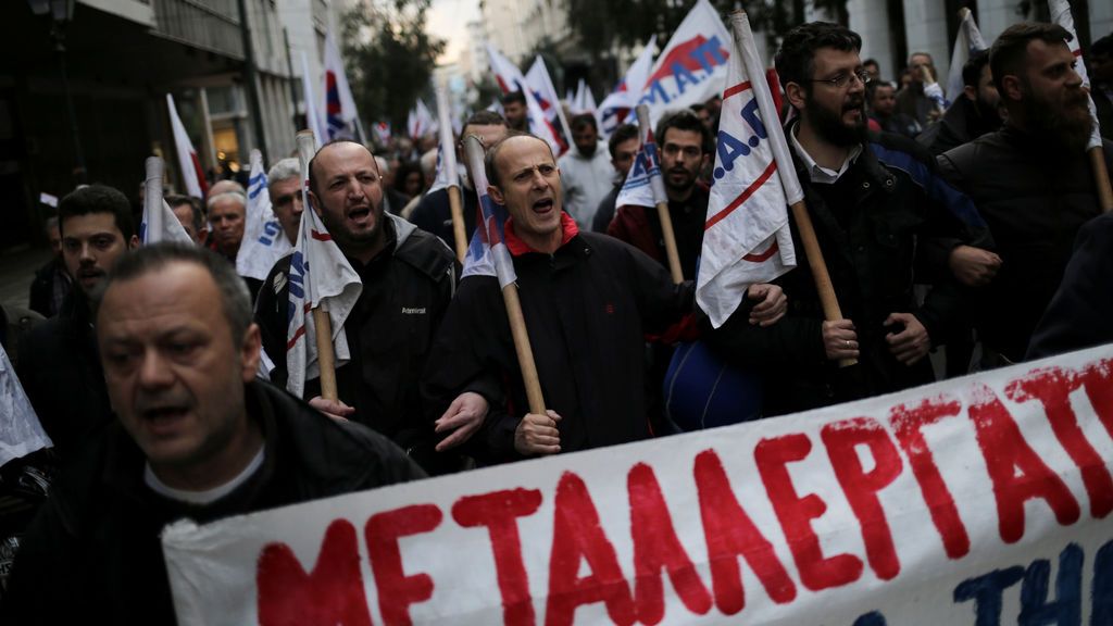 Manifestación en Atenas para protestar contra las nuevas medidas de austeridad