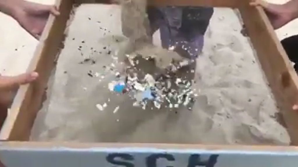 El sorprendente experimento sobre el plástico que ensucia paradisíacas playas