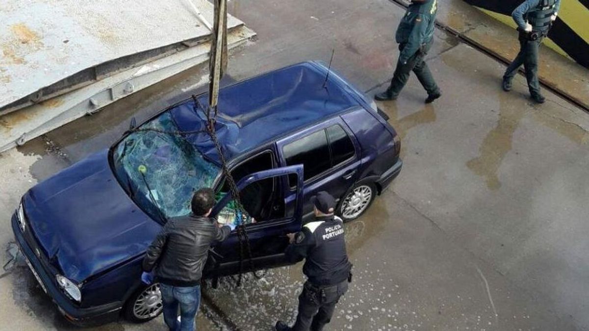 Muere ahogado un hombre al caer con su coche cuando desembarcaba del ferry en Ceuta