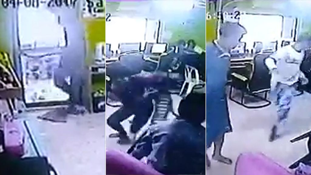 Caos en un cibercafé cuando una ‘serpiente voladora’ irrumpe para sembrar el pánico
