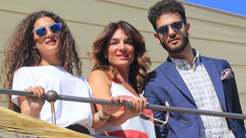 Raquel Bollo y sus hijos, Alma y Manuel