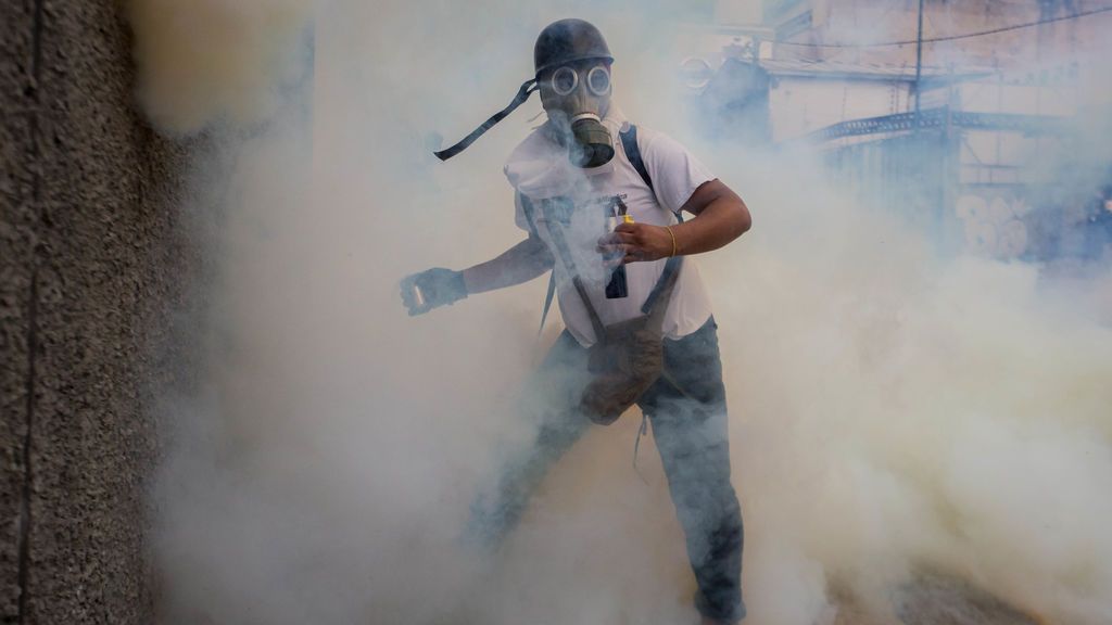 Miles de venezolanos toman las calles de Caracas liderados por Henrique Capriles