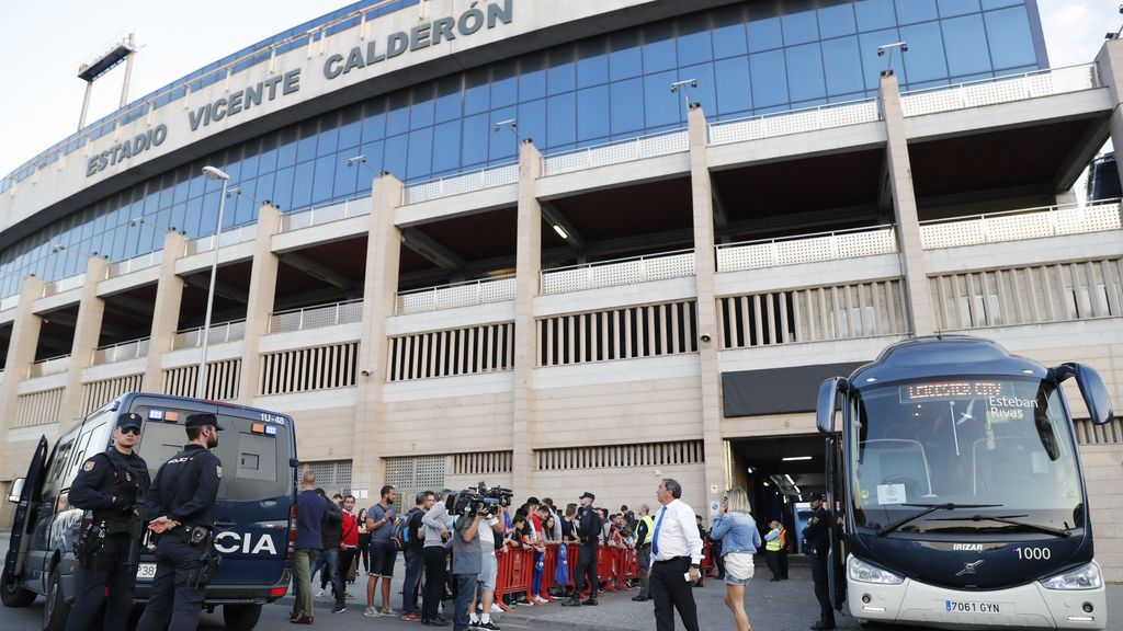 Los antidisturbios de Madrid cargan contra trescientos ultras del Leicester