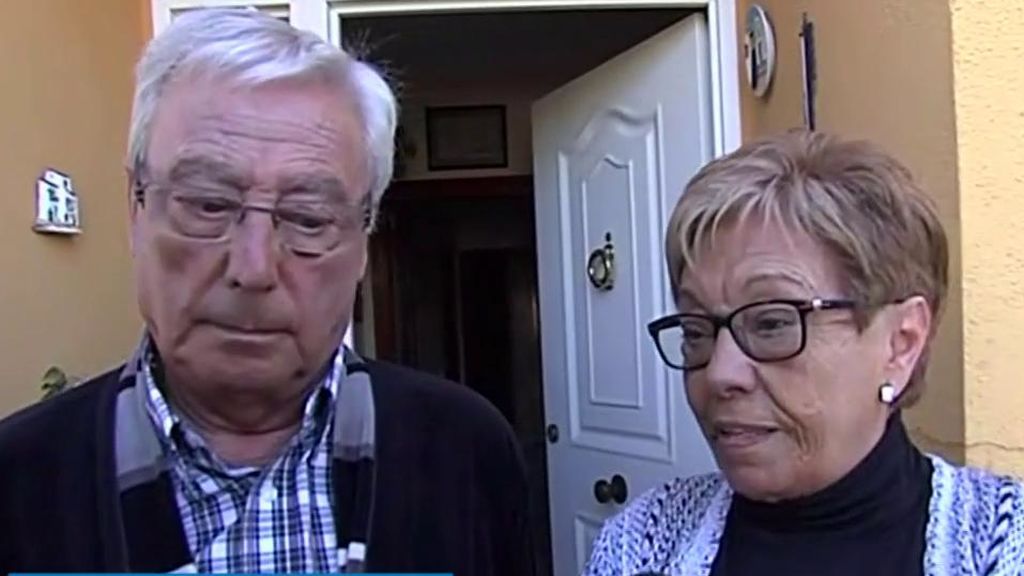 Abuelos de Bartra: "La operación ha ido bien, estamos a la espera de tener más noticias"