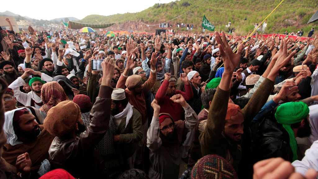 Una turba mata en un campus de Pakistán a un estudiante acusado de blasfemia Una turba mata en un campus de Pakistán a un estudiante acusado de blasfemia