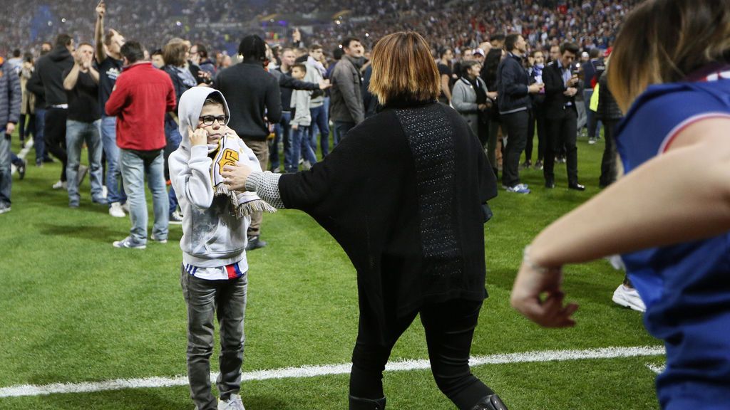 ¡Fuera del fútbol, ya!  Los ultras la vuelven a liar en el Besiktas-Lyón