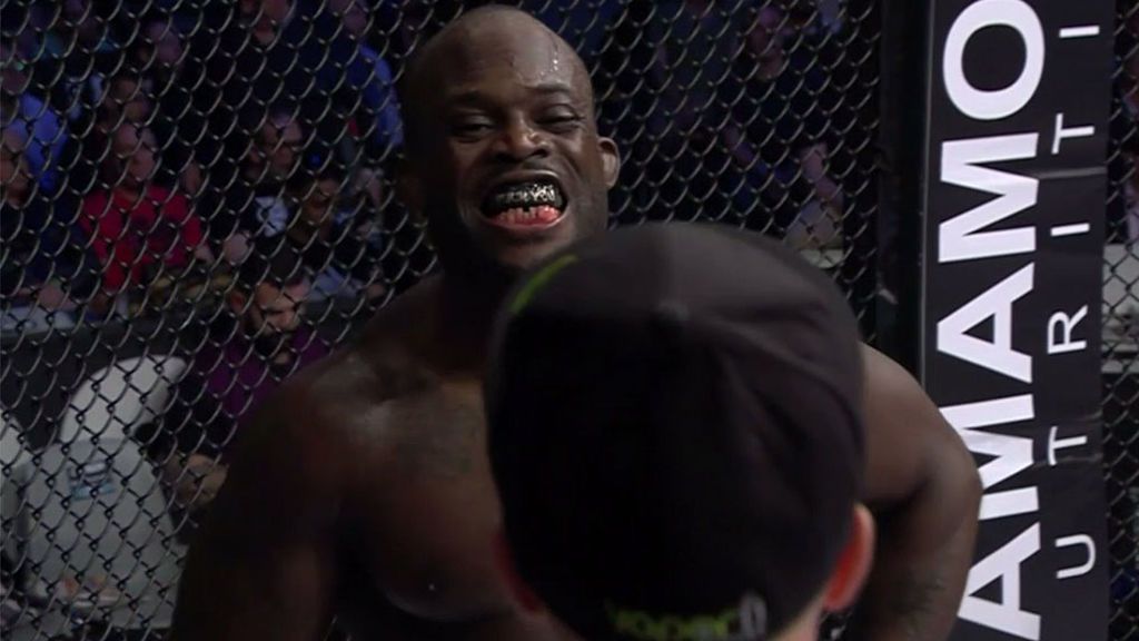 ¡Tremendo KO! Rafael Carvalho mantiene el cinturón frente a Manhoef en Bellator 176