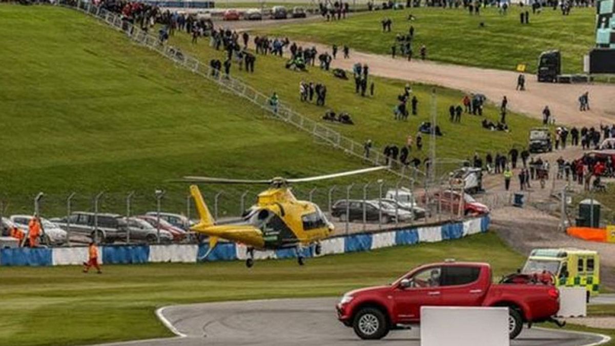 ¡Espeluznante! Un piloto de Fórmula 4 embiste a un coche que estaba parado en pista ¡Espeluznante! Un piloto de Fórmula 4 embiste a un coche que estaba parado en pista