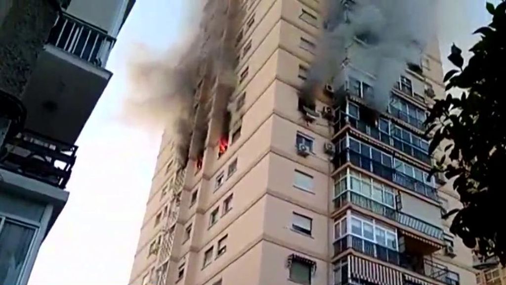 Incendio mortal en un bloque de viviendas de Málaga