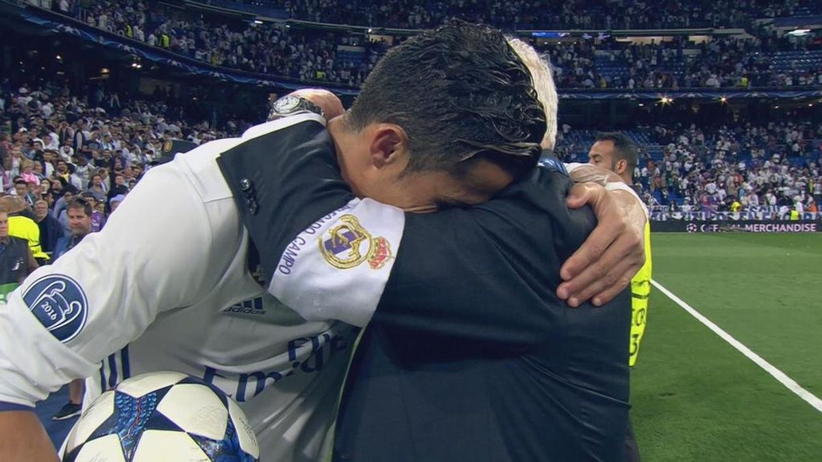 Cristiano Ronaldo emocionó al madridismo con su emotivo abrazo a Herrerín Cristiano Ronaldo emocionó al madridismo con su emotivo abrazo a Herrerín