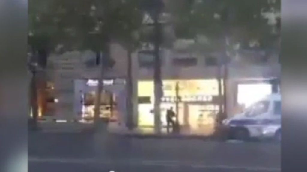 Atentado en París:  este es el momento en el que la Policía abate al terrorista