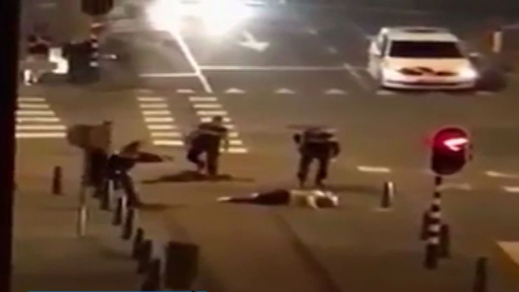 Terror en los Campos Eliseos: las imágenes inmediatamante posteriores al atentado en París
