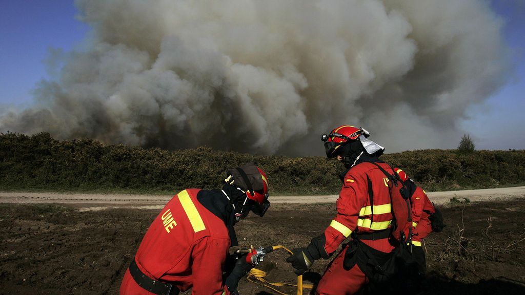 Alerta en Castilla y León, Galicia y Asturias por más de 30 incendios activos