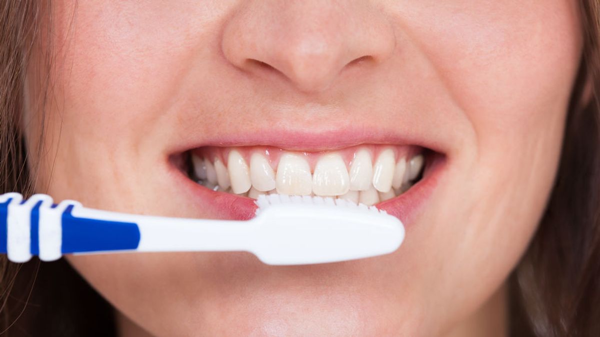 Cepillarse los dientes correctamente tiene beneficios para la salud a parte de los dientes