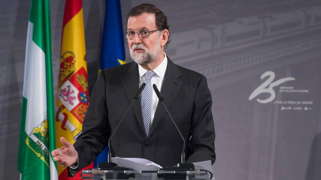 Rajoy a las nuevas generaciones: “Portaros bien, la gente del PP no se porta mal nunca”