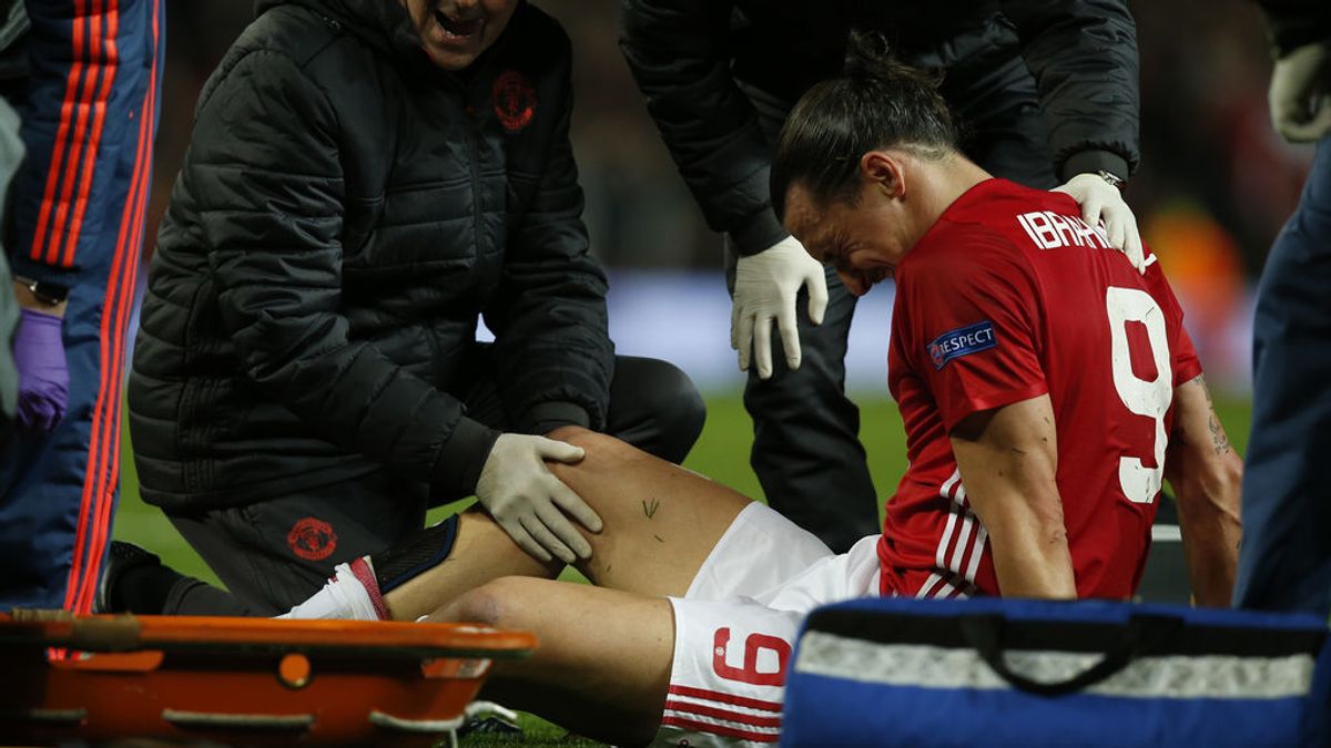 La escalofriante lesión de Ibrahimovic desata el miedo en el Manchester United La escalofriante lesión de Ibrahimovic desata el miedo en el Manchester United