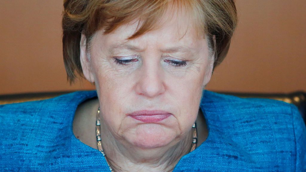 Merkel se declara "horrorizada" por la masacre talibán contra la base afgana de Mazar i Sharif
