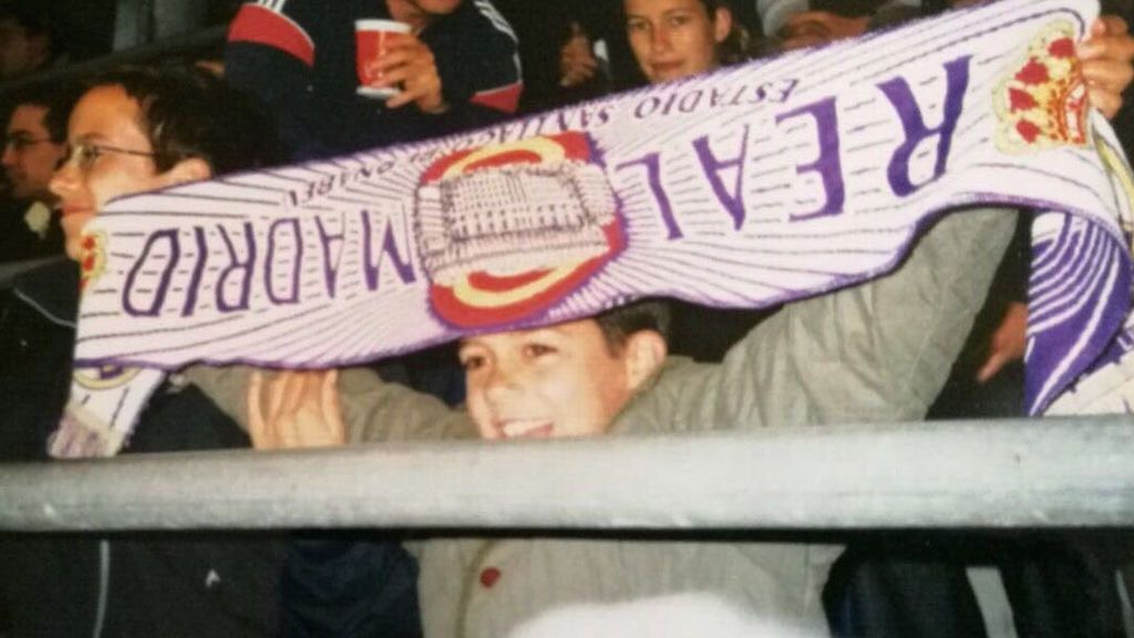 Lucas Vázquez anima El Clásico con una foto suya de niño en el Bernabéu