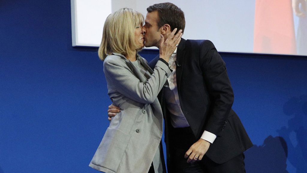 Macron y Brigitte, 24 años de diferencia y una bonita historia de amor