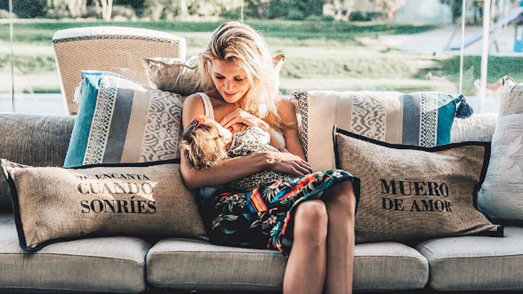 Siestas al sol con mamá: "Momentos únicos de amor"