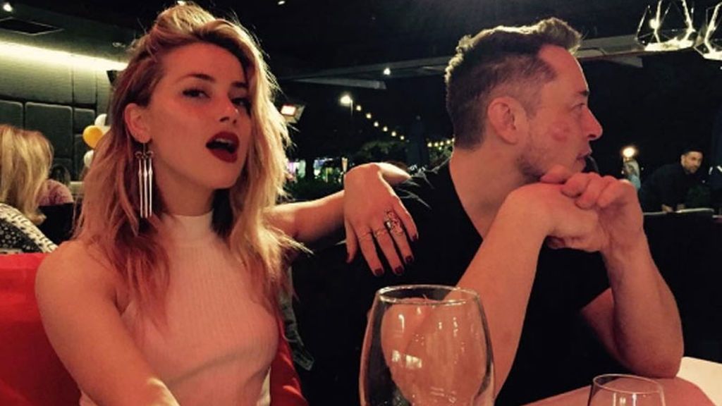 Amber Heard y Elon Musk hacen oficial su relación en redes