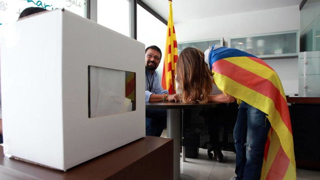 Los funcionarios catalanes, escandalizados, por las amenazas de  sanción si no apoyan la independencia