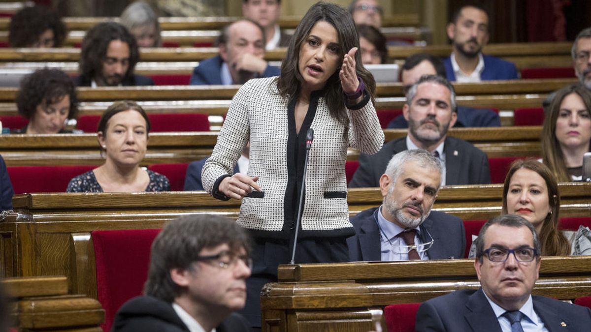 El Parlamento catalán acelera para declarar la independencia