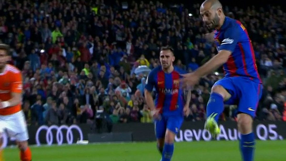 Y a la séptima temporada… ¡Mascherano marcó gol con el Barcelona!