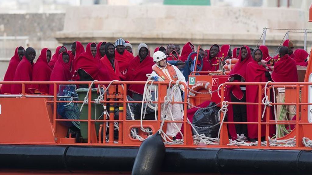 Rescatan a 87 inmigrantes en tres pateras en las costas de Almería