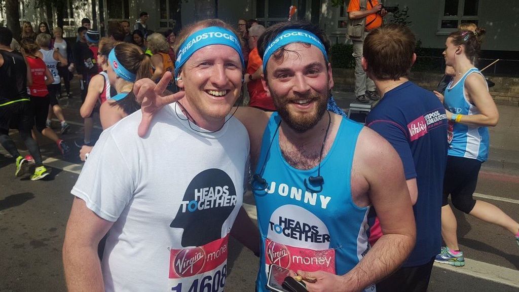 Evitó que se suicidara desde un puente, se hicieron amigos y ahora han terminado juntos la maratón de Londres