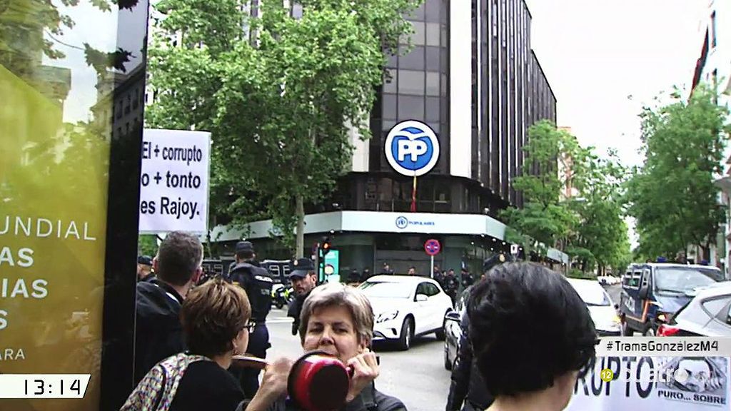 Cacerolada ante la sede del PP en Madrid