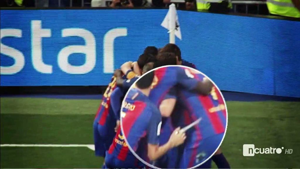 Un mechero impactó contra Umtiti en la celebración del gol de Messi en el Bernabéu Un mechero impactó contra Umtiti en la celebración del gol de Messi en el Bernabéu