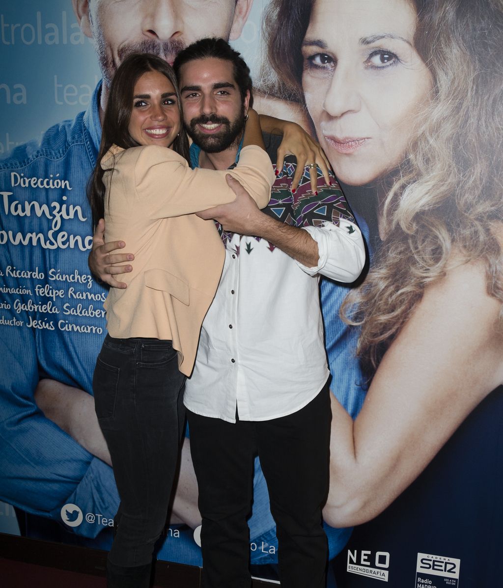 Elena y Guillermo Furiase apoyan a Lolita en el estreno de su obra
