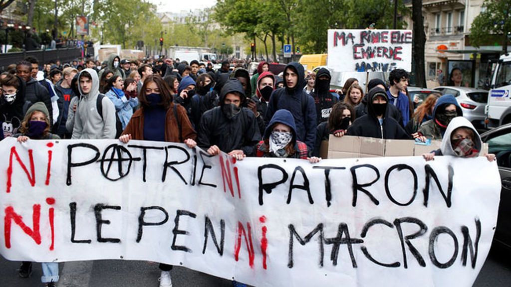 Cientos de estudiantes franceses se movilizan contra los dos candidatos al Elíseo