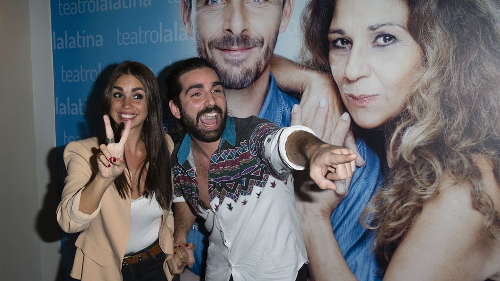 Elena y Guillermo Furiase apoyan a Lolita en el estreno de su obra