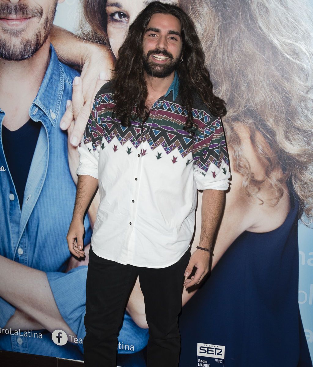 Elena y Guillermo Furiase apoyan a Lolita en el estreno de su obra