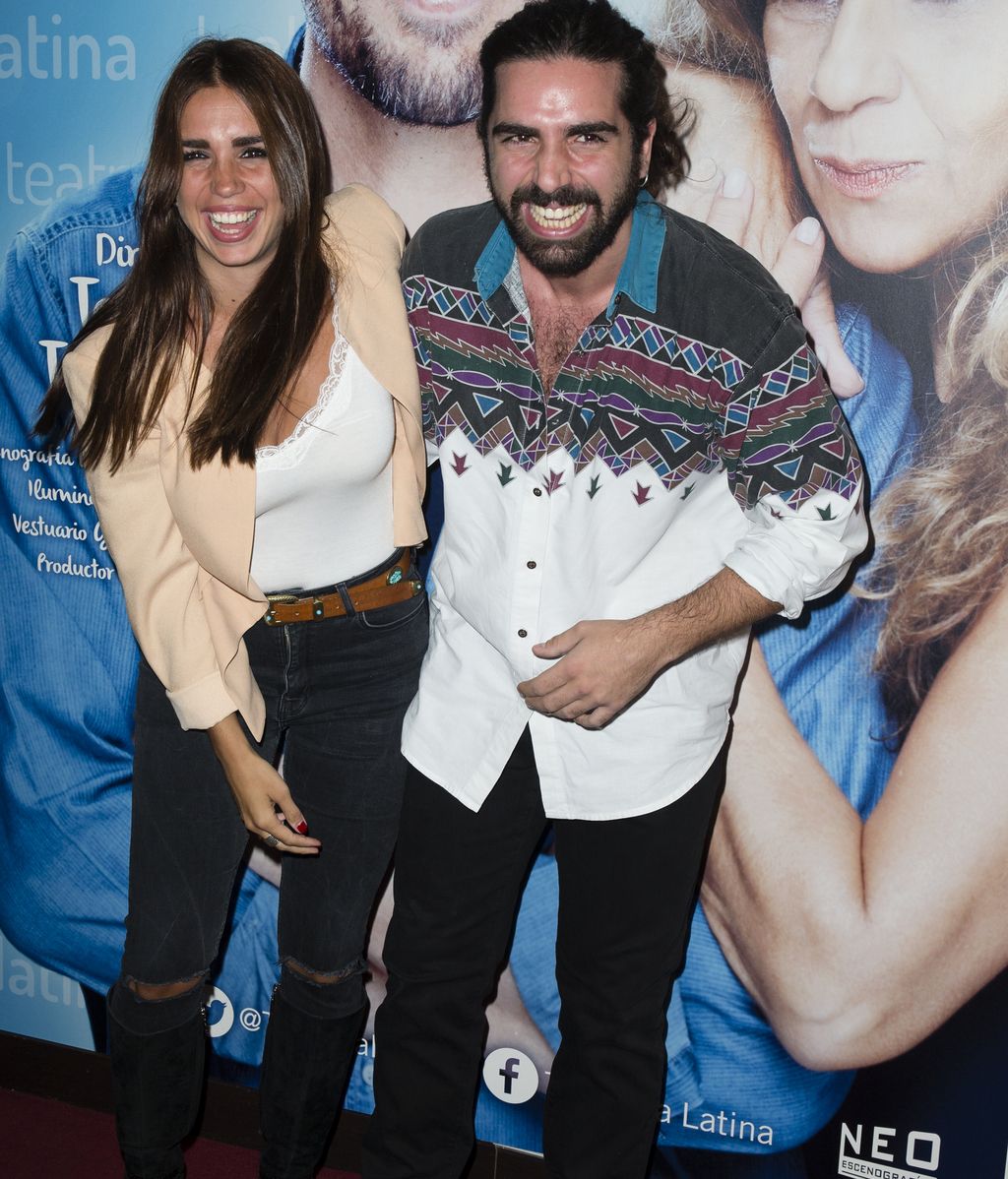 Elena y Guillermo Furiase apoyan a Lolita en el estreno de su obra