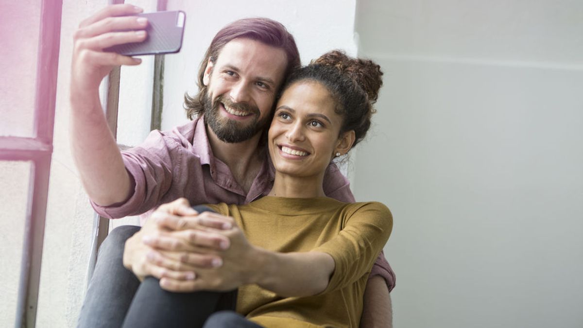 El selfie de una pareja que causa “terror” en la Red