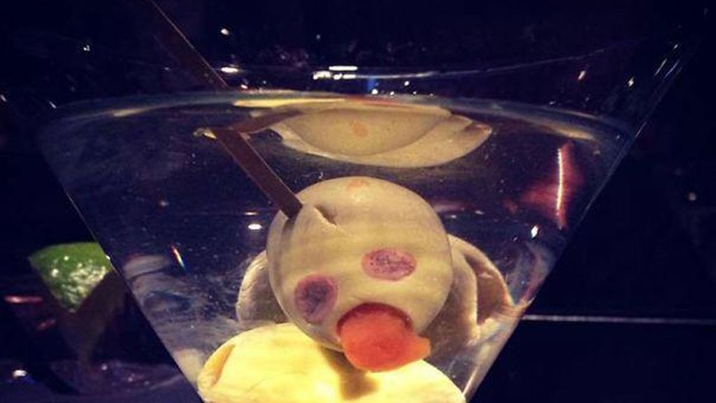 Ver caras o figuras donde no las hay, es decir, el fenómeno de la pareidolia, es lo que muestran estas divertidas imágenes que los usuarios han compartido en redes sociales.