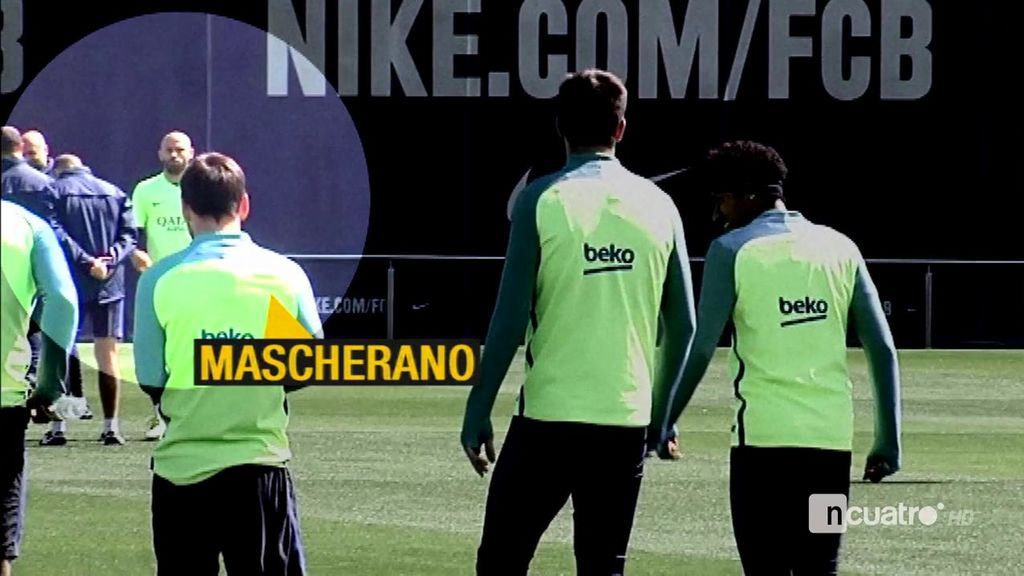 El vacile de Piqué a Mascherano por su primer gol con el Barça: ¿Qué le ha dicho en el entrenamiento? El vacile de Piqué a Mascherano por su primer gol con el Barça: ¿Qué le ha dicho en el entrenamiento?