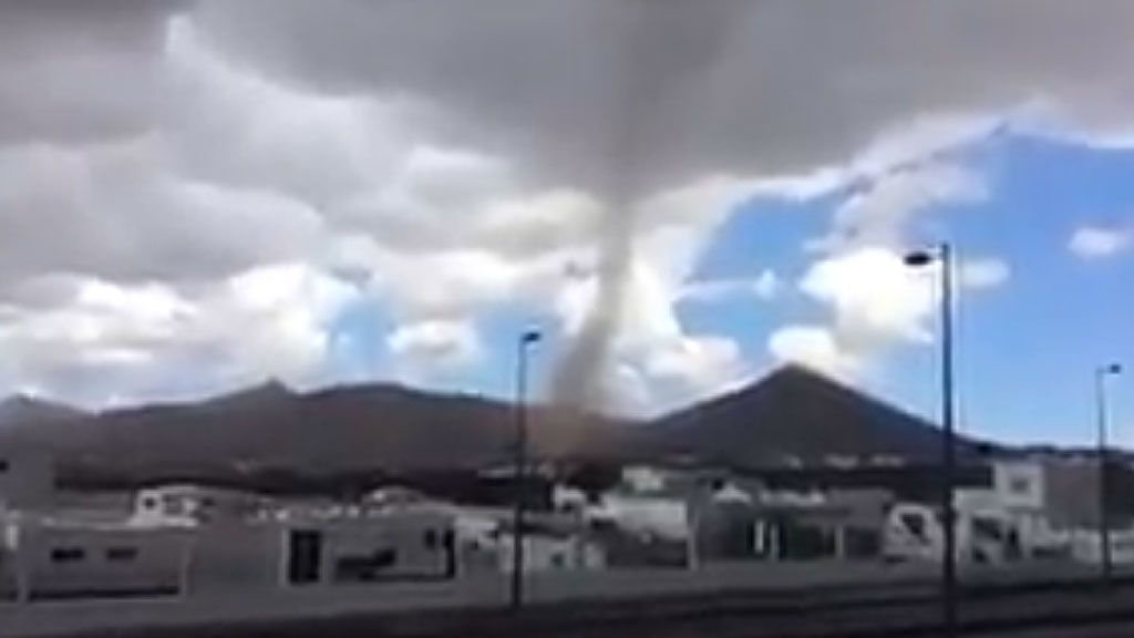 Un inusual tornado en Lanzarote